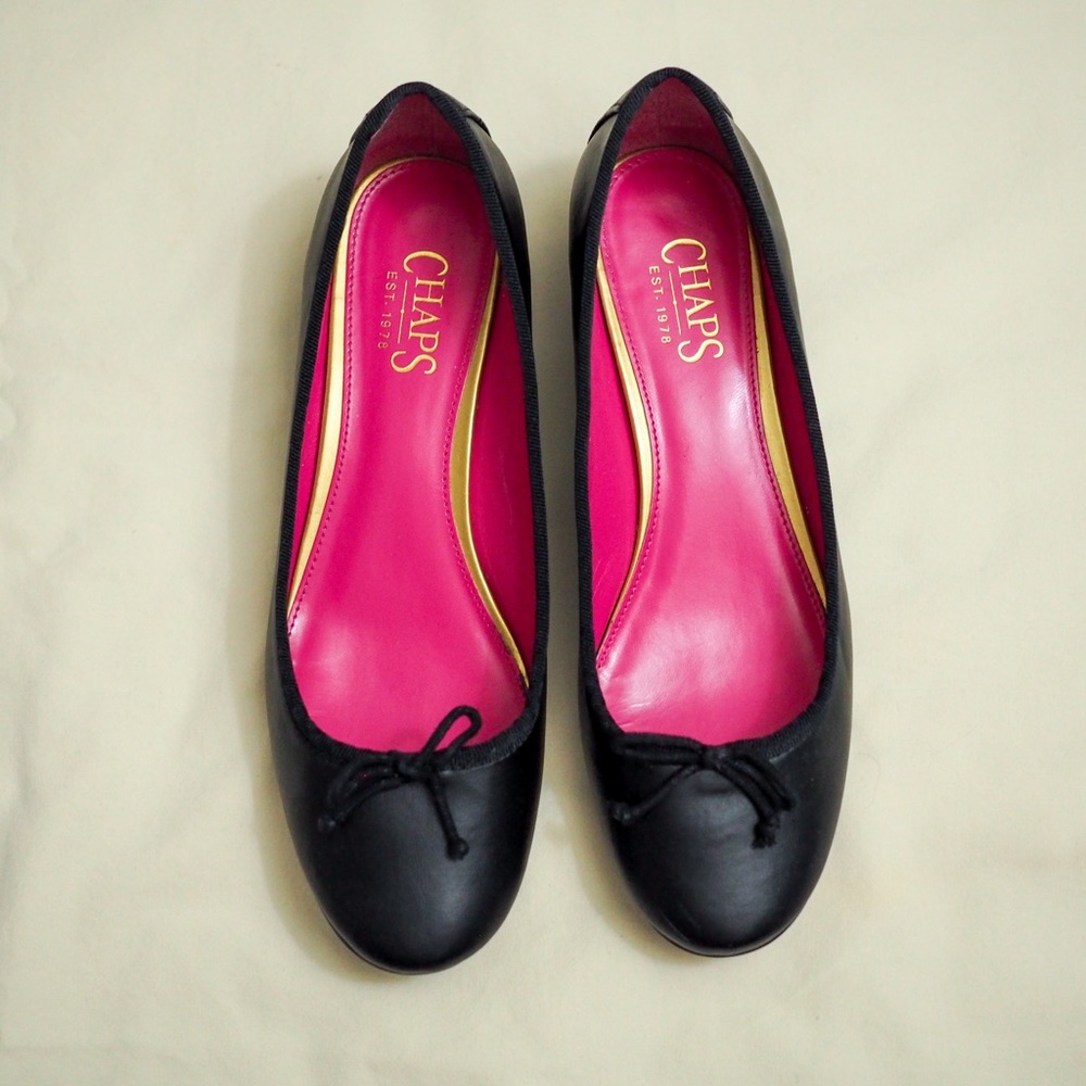 NWOT Chaps Black Heeled Flats Size 8